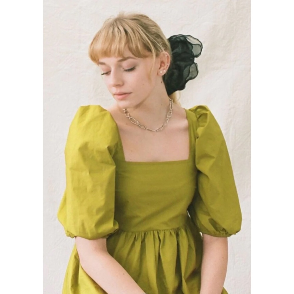 A Bronze Age Maude blouse in pear 🍐 (XS)